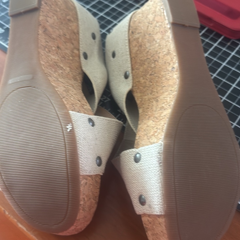 NEW๐Michael Comfy Platform Criss Cross X Straps Wedge Slip-On Sandals - Picture 11 of 12